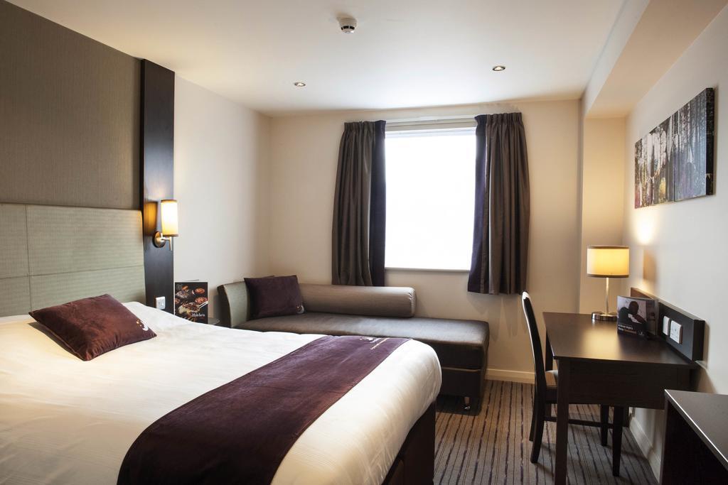 Premier Inn London Elstree / Borehamwood Szoba fotó
