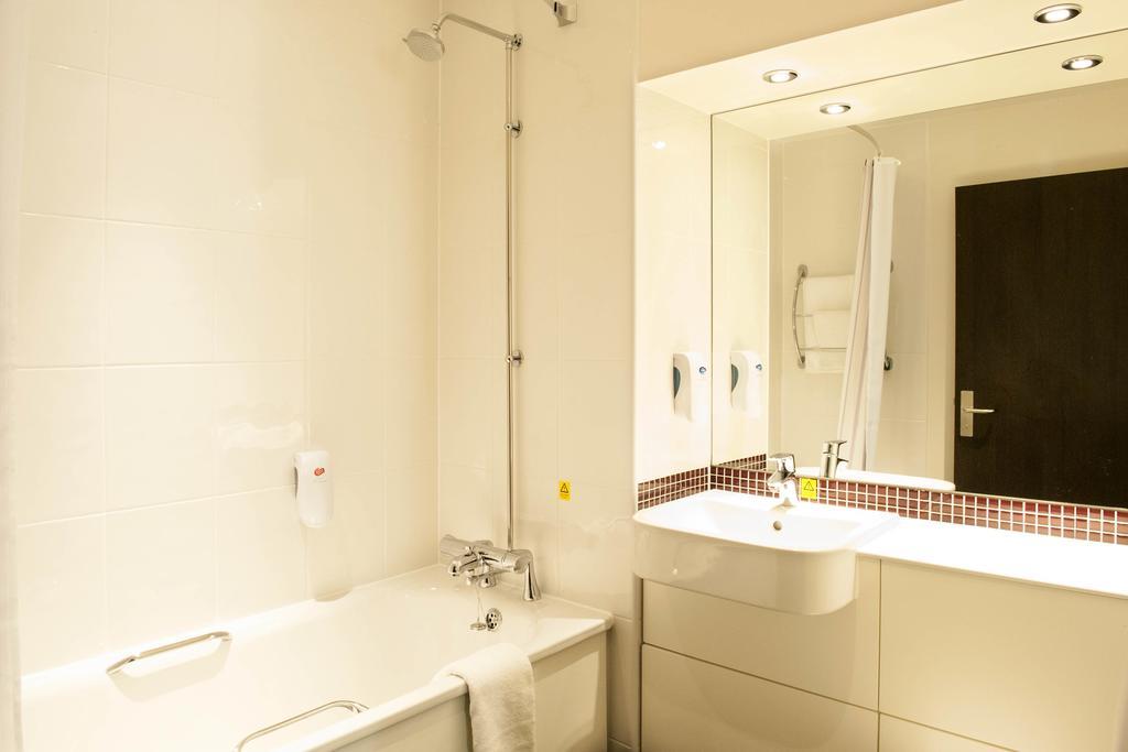 Premier Inn London Elstree / Borehamwood Szoba fotó
